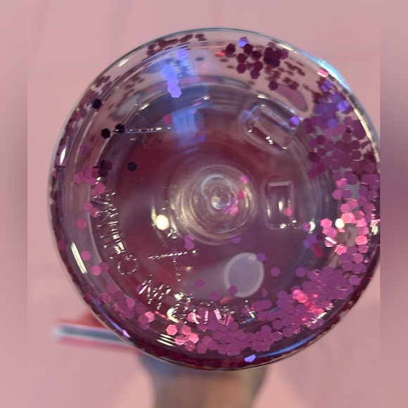 Hello Kitty Glitter Filled Water Bottle - Picture 6 of 6